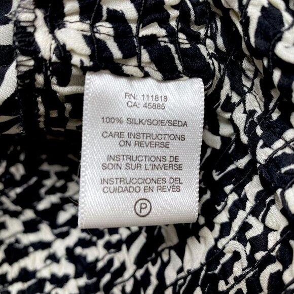 MICHAEL Michael Kors Silk Blouse Size Small Black Cream Print Flowy Smocked Hem - Picture 8 of 9